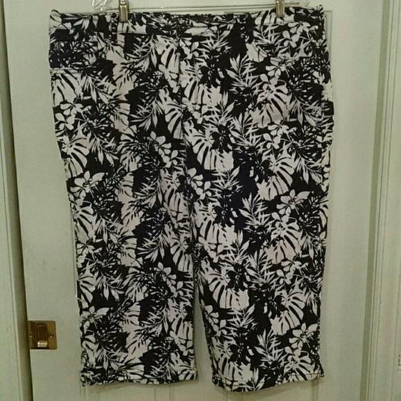 Gloria Vanderbilt Pants - Women's Capri pants